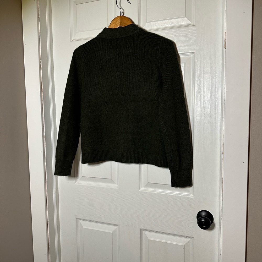 LOFT Olive Sweater‎ - Picture 4 of 4